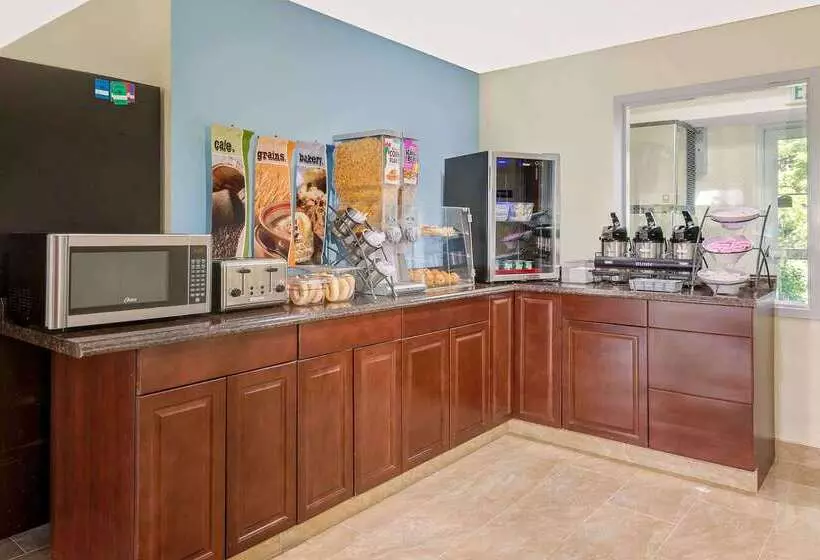 Microtel Inn & Suites By Wyndham Hagerstown By I 81