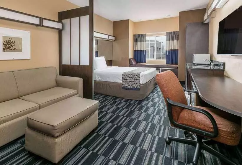 Microtel Inn And Suites Lafayette