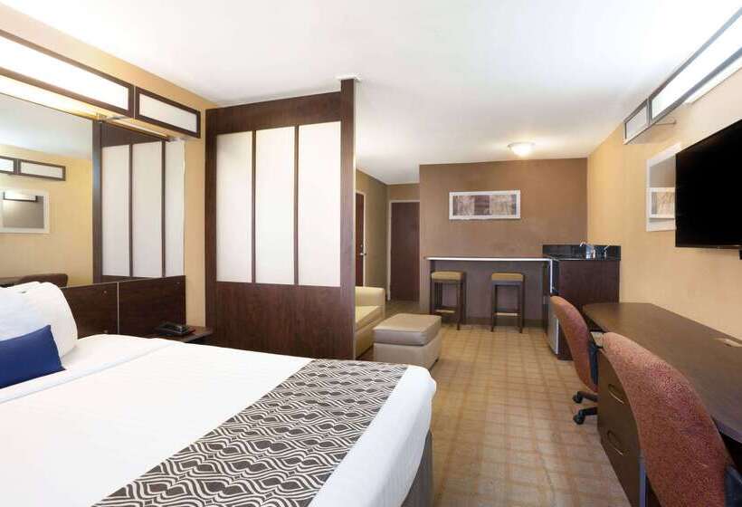 Microtel Inn And Suites Lafayette