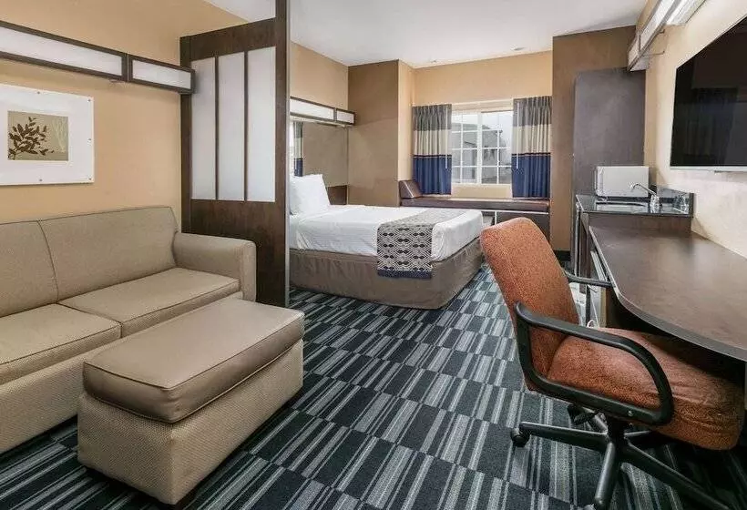 Microtel Inn And Suites Lafayette