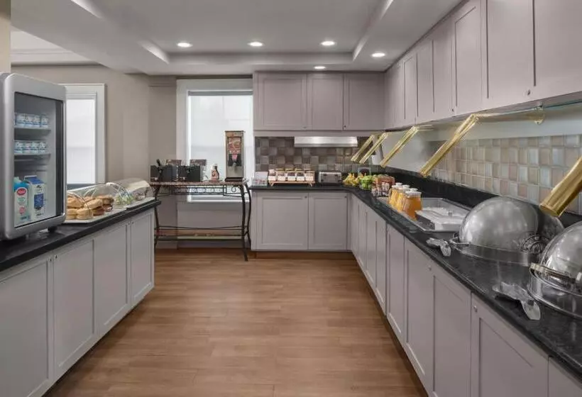 Residence Inn Long Island Holtsville