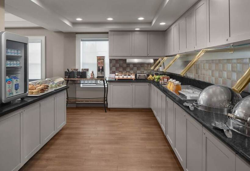 Residence Inn Long Island Holtsville