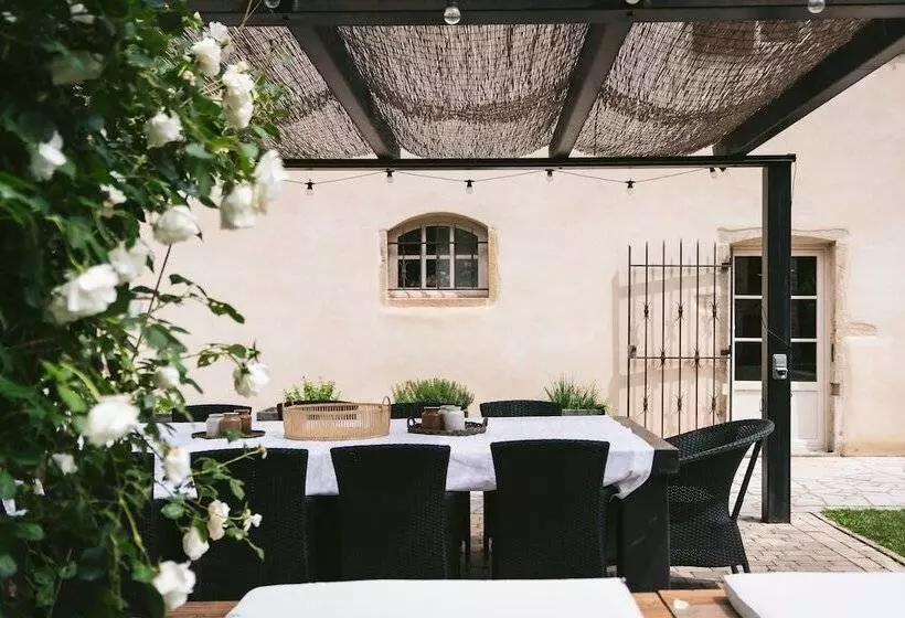 Aamiaismajoitus (B&B) Tomette Singuliere