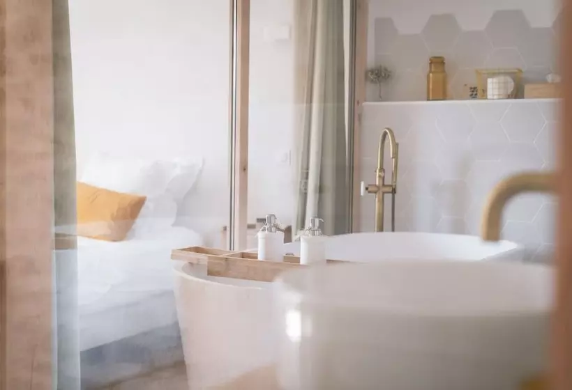 Aamiaismajoitus (B&B) Tomette Singuliere