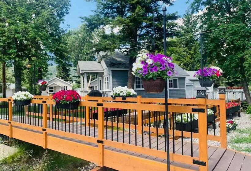 Brookside Motel