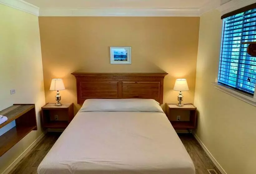 Brookside Motel