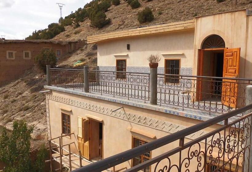 Gite Paradis D Ait Bouguemez  Hostel