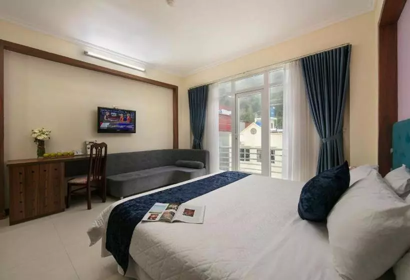 هتل The Oversleep Catba Hostel