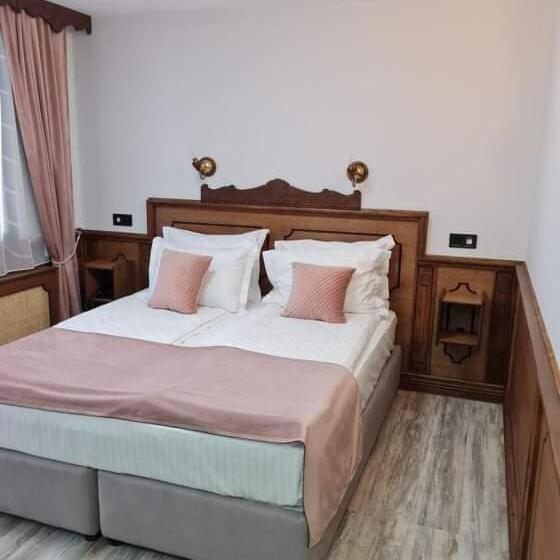 בית מלון כפרי Chuchura Family