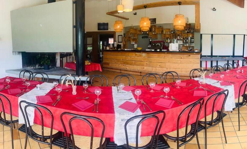 Отель Le Relais Du Bois Perché