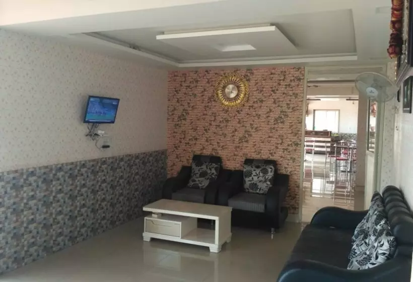 ホテル Morya Garden