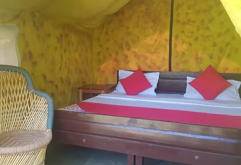 هتل Rajgarh Hills By Oyo Rooms