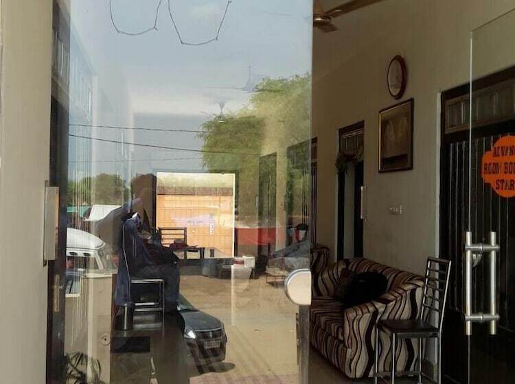 ホテル The Atulyam