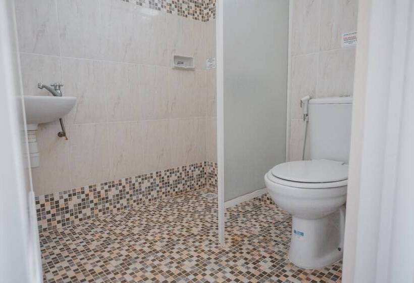 بنسيون Reddoorz Near Ambarukmo Yogyakarta