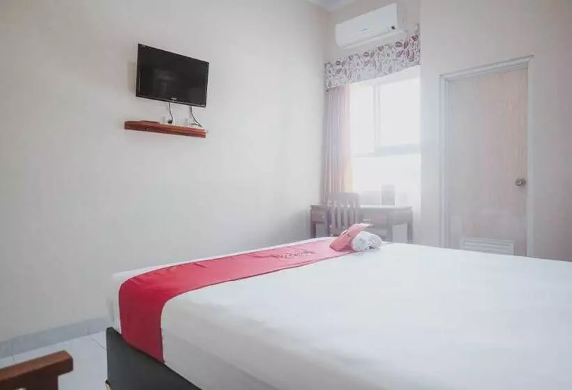 ペンション Reddoorz Near Ambarukmo Yogyakarta