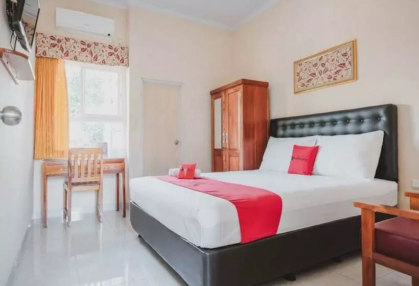 ペンション Reddoorz Near Ambarukmo Yogyakarta