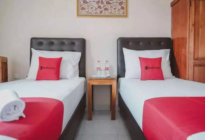 ペンション Reddoorz Near Ambarukmo Yogyakarta