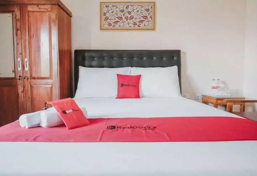 ペンション Reddoorz Near Ambarukmo Yogyakarta