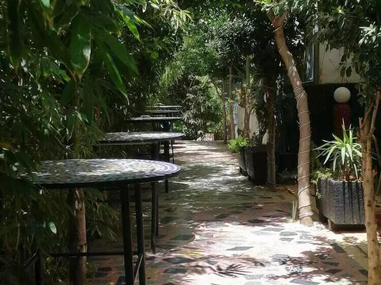 Senhaja Hotel   Hostel