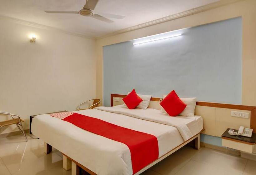 Capital O 40904 Hotel Satish Executive