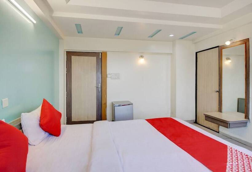 Capital O 40904 Hotel Satish Executive