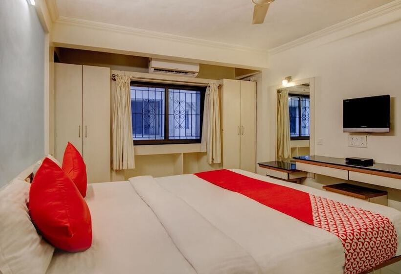 Capital O 40904 Hotel Satish Executive
