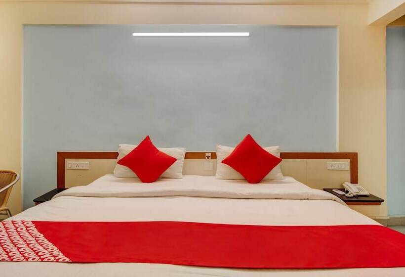 Capital O 40904 Hotel Satish Executive