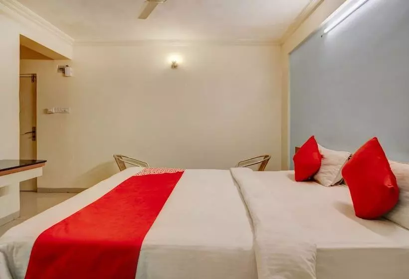 Capital O 40904 Hotel Satish Executive