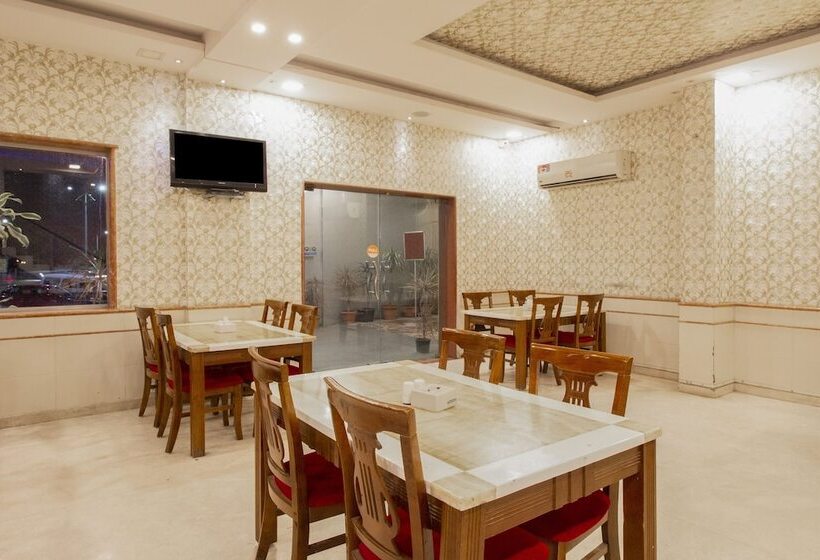 Capital O 40904 Hotel Satish Executive