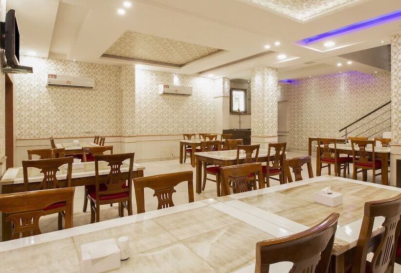 Capital O 40904 Hotel Satish Executive