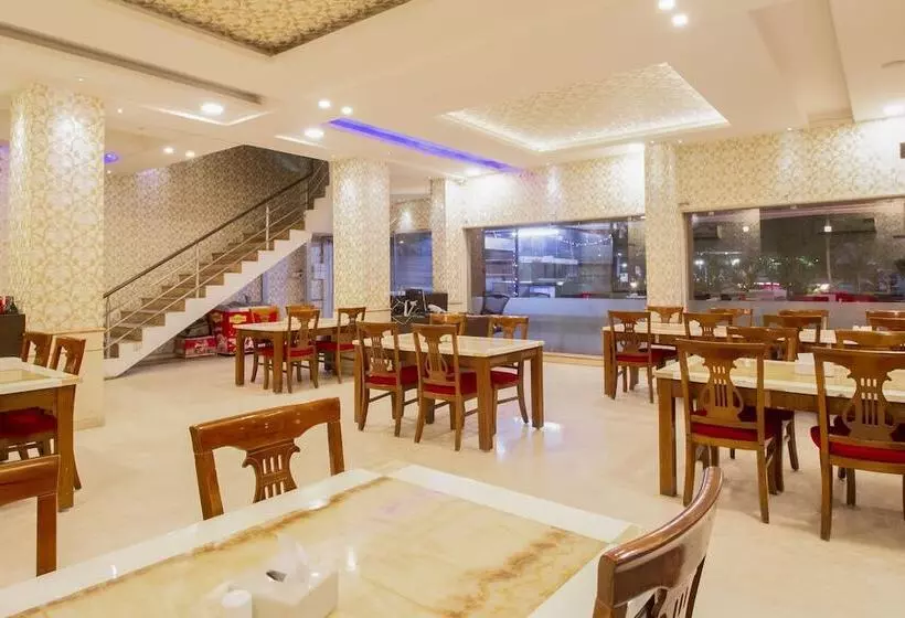 Capital O 40904 Hotel Satish Executive