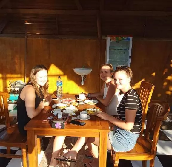 Happy Penida Hostel