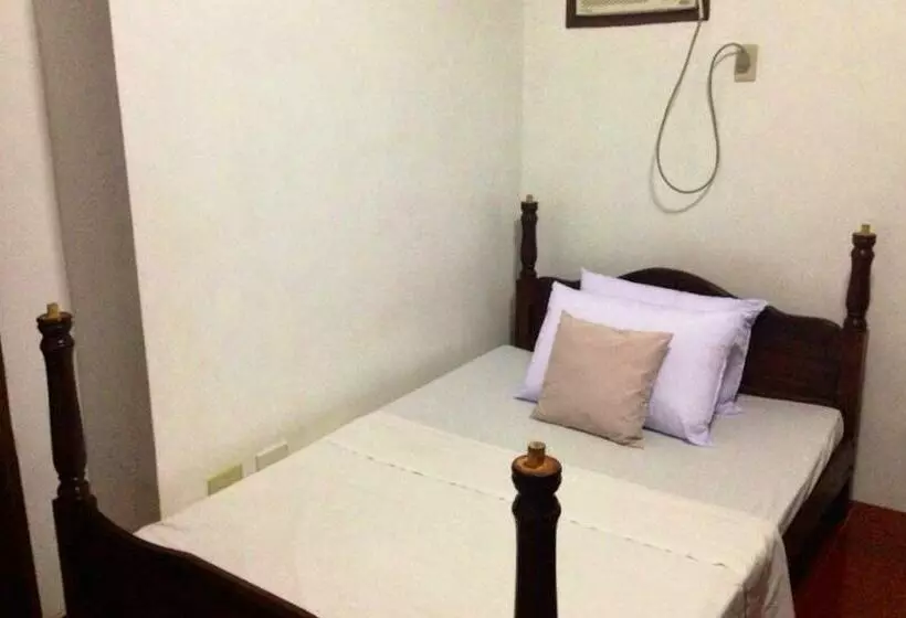 ホテル Bognot Lodge Mt Pinatubo Guesthouse