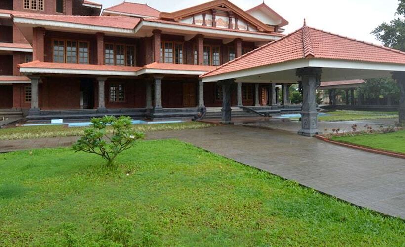 Hotel Ayurvedic Village