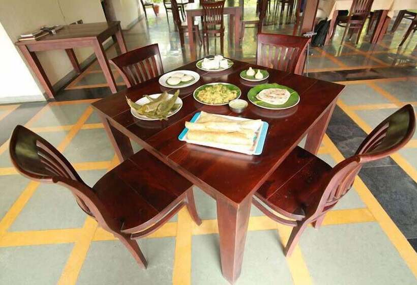 Hotel Ayurvedic Village