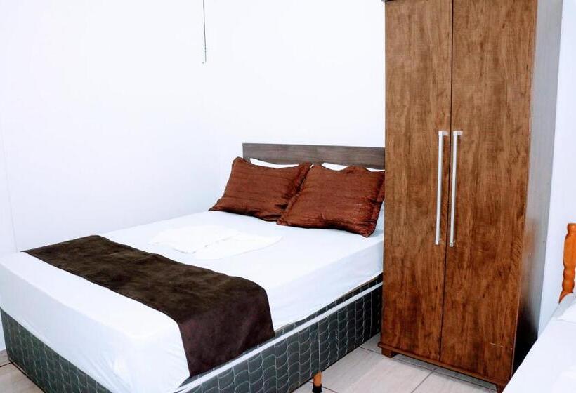 בית מלון כפרי Edinik