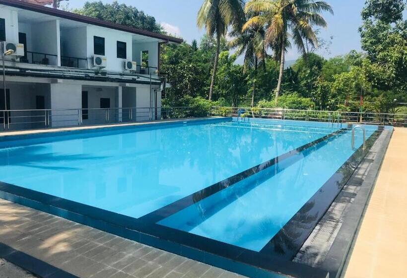 فندق G.m.t.sorabora Village