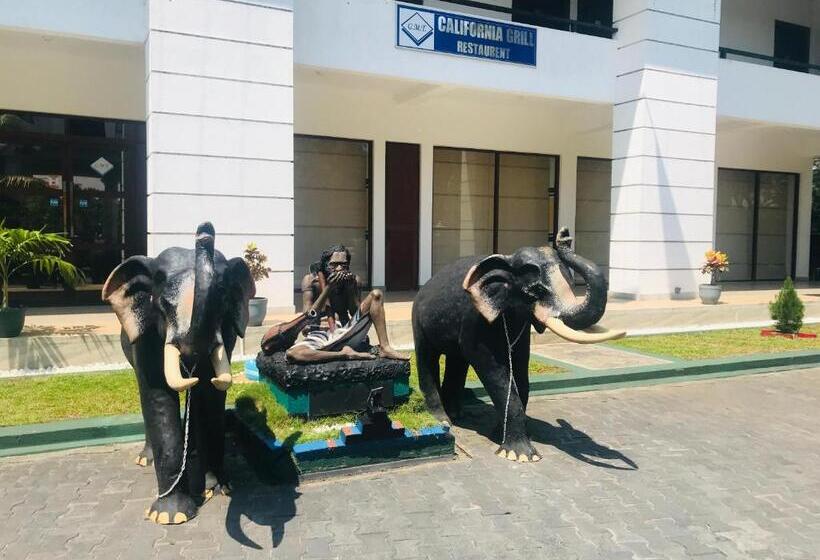 فندق G.m.t.sorabora Village