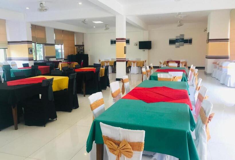 فندق G.m.t.sorabora Village