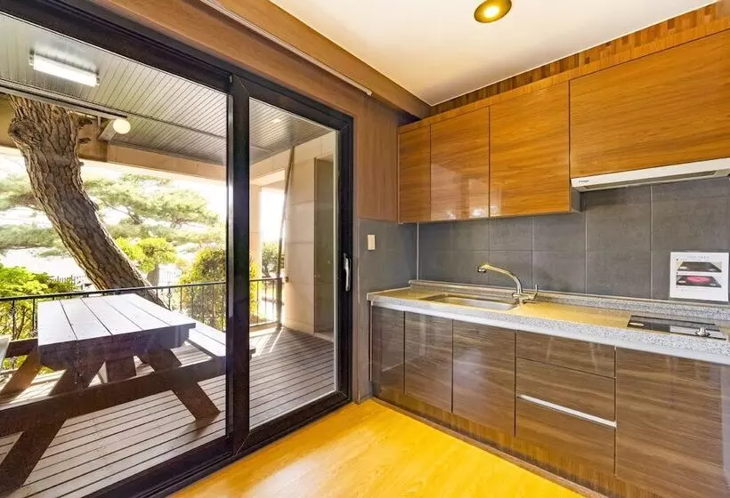 Hotelli Goseong Hansan Marina Resort