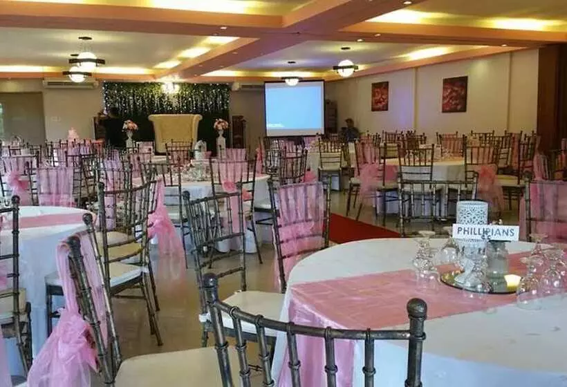 هتل La Sueña Brisa Beach Resort And Events Place