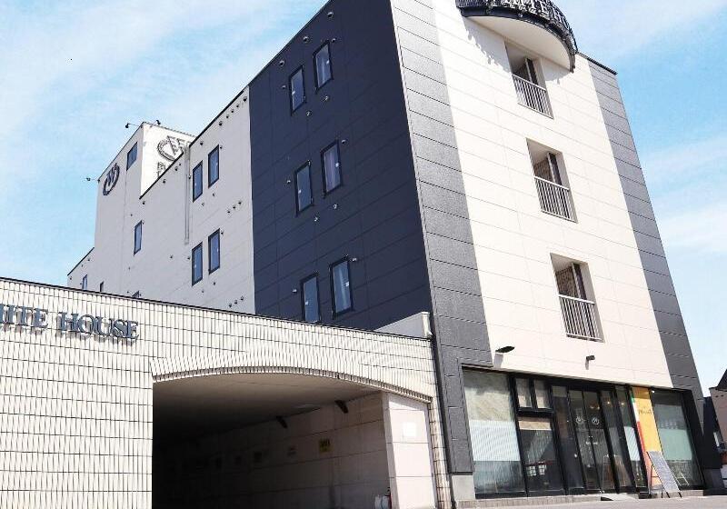 فندق New White House