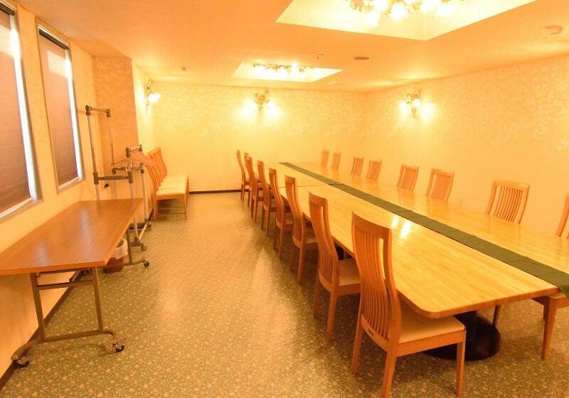 فندق New White House