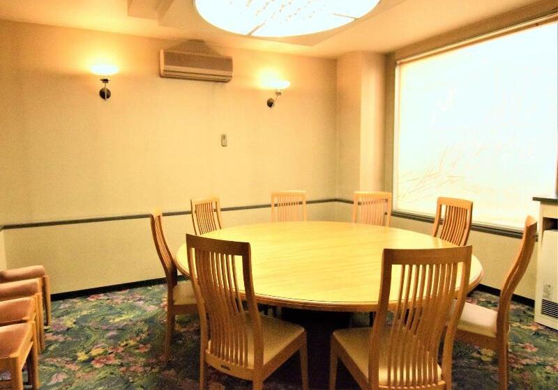 فندق New White House