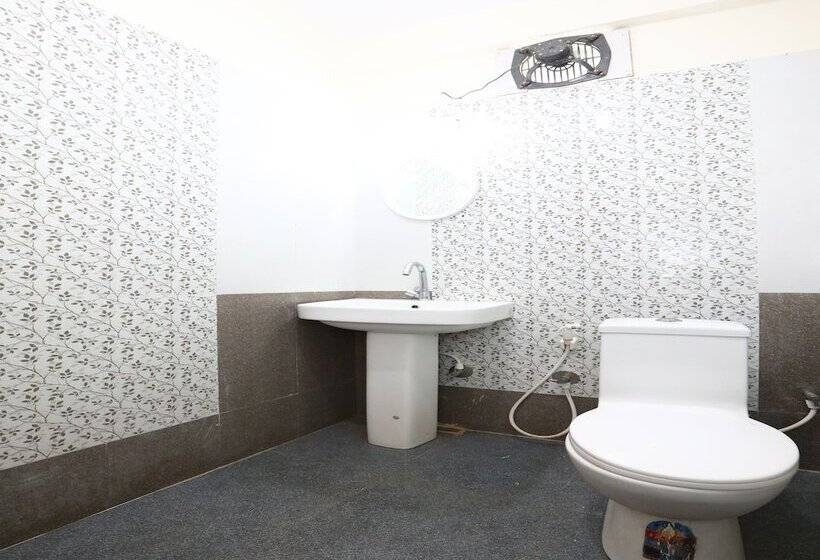 호텔 Oyo 27782 Hosamane Lodge