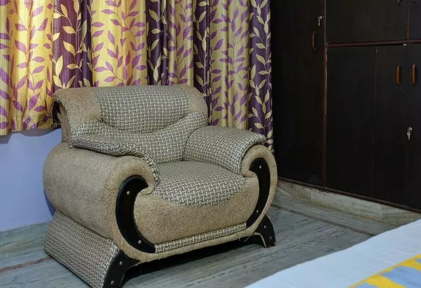 Hotelli Oyo Home 16133 2bhk Luxury Farmhouse