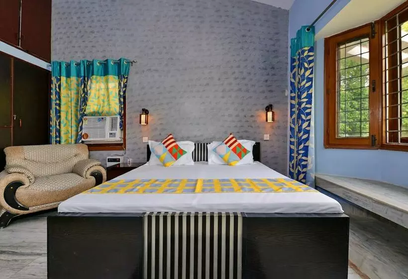 Hotelli Oyo Home 16133 2bhk Luxury Farmhouse