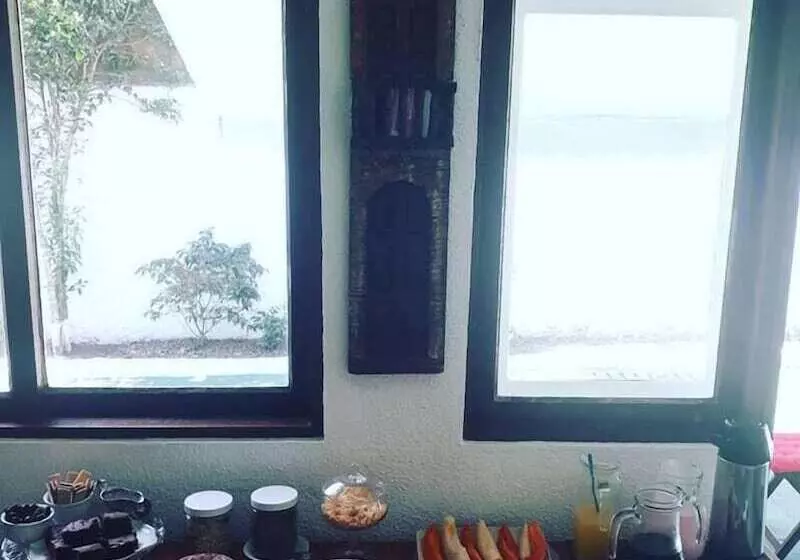 Hotelli Pousada Caminho Do Peró