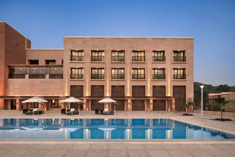 Hotelli Ramada Encore By Wyndham Statue Of Unity