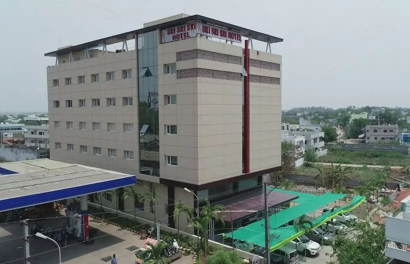 Hotelli Sri Sri Sri
